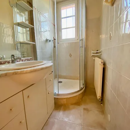Chez Francis Holiday home Mas-Saintes-Puelles